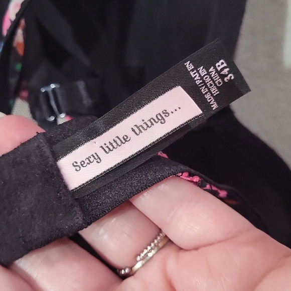 Victoria's Secret Sexy Little Things Bra - Picture 9 of 16